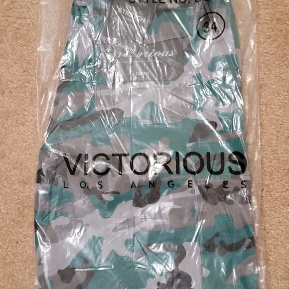 Men's Victorious Camo Belted Cargo Shorts - Picture 6 of 6